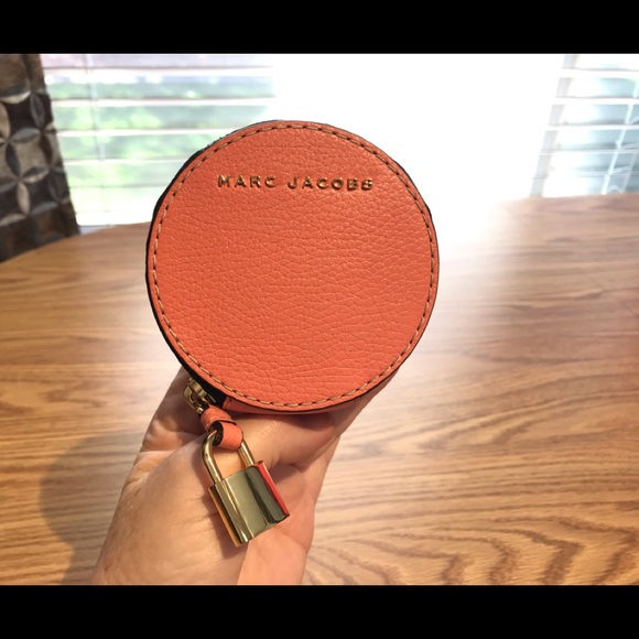marc jacobs money purse